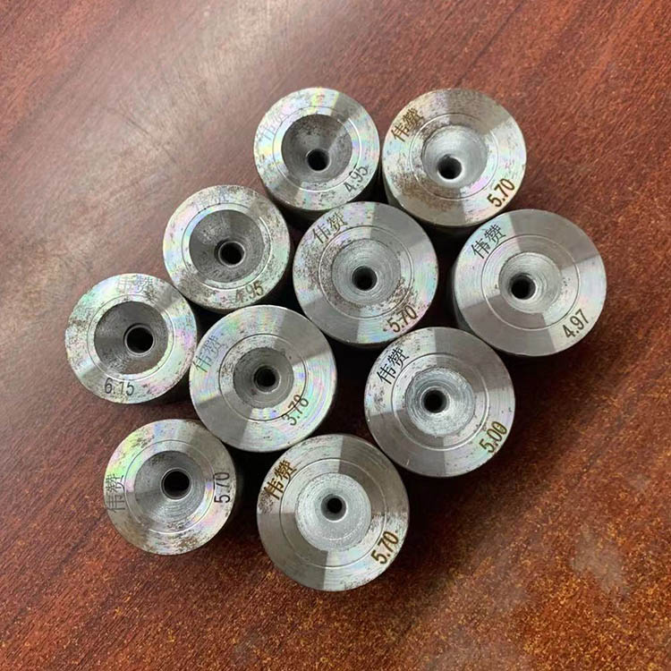 金剛石模具賦能 高速小水箱、高晶模組助力不銹鋼制品定制化精密拉絲